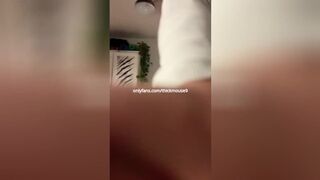 TikTok Yoga Slut’s Pussy Lips Flap Open Mid-Stretch!