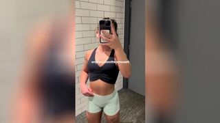 18yo TikTok Cunt’s Pussy Explodes Juice In Workout Oops!