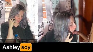 LA MUY INFIEL FOLLA CON SU HERMANASTRO MIENTRAS HABLA CON SU NOVIO POR LLAMADA