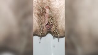 Hairy pussy pissing in the morning + bonus light farting