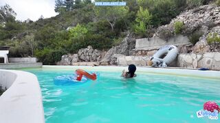 Je me tape le mec de la piscine à Marseille - Voyeur POV Baise Hard Française