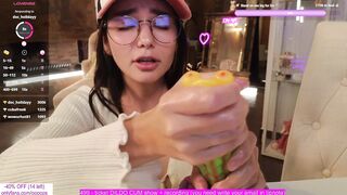 CUTE GIRL MASTURBATES A FROG