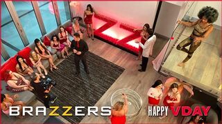 Brazzers - Bunny Colby, Keira Croft, Scarlit Scandal & Aubree Valentine Have Wild Orgy After Party