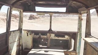 Dois meio irmão vem um onibus abandona no deserto e decidem transar lá - Alemaohub