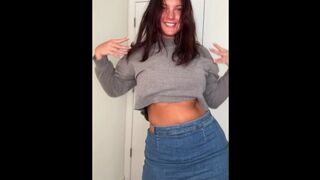 Sexy Brunette Makes New Viral Videos Dancing in Miniskirt