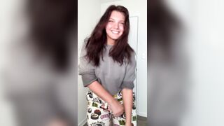 Big Booty Brunette Takes It Up and Down with Viral Dances