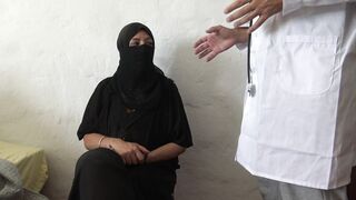 دخل زبك كامل فمي كلام هايج شرموطة مغربية كنجاوب فلخاص ARAB WIFE DRINKS CUMSHOT