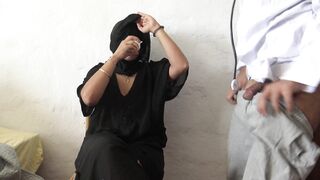 دخل زبك كامل فمي كلام هايج شرموطة مغربية كنجاوب فلخاص ARAB WIFE DRINKS CUMSHOT