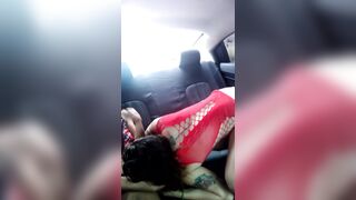 I fuck my friend in my boyfriend's car